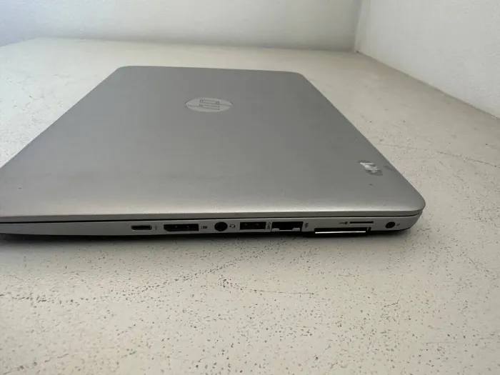 Ультрабук Б-клас HP EliteBook 745 G4 / 14" (1366x768) TN / AMD PRO A10-8730B (4 ядра по 2.4 - 3.3 GHz) / 8 GB DDR4 / 128 GB SSD / AMD Radeon R5 Graphics / WebCam / DisplayPort б/в - зображення 3
