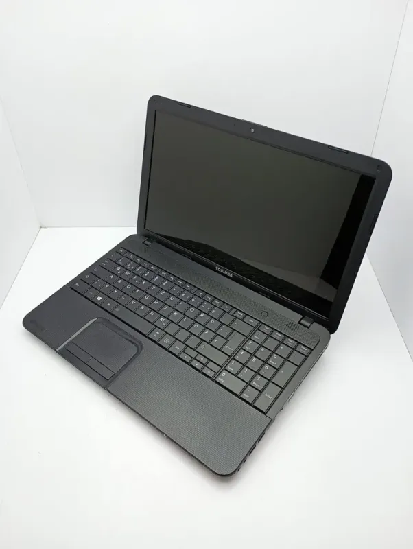 Ноутбук Toshiba C50 / 15.6" (1366x768) TN / AMD E2-1800 (2 ядра по 1.7 GHz) / 6 GB DDR3 / 320 GB HDD / AMD Radeon HD 8240 Graphics / WebCam б/в - зображення 4