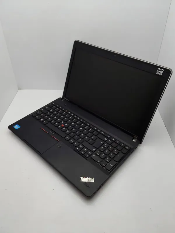 Ноутбук Lenovo ThinkPad E530 / 15.6" (1366x768) TN / Intel Core i5-3210M (2 (4) ядра по 2.5 - 3.1 GHz) / 6 GB DDR3 / 320 GB HDD / Intel HD Graphics 4000 / WebCam б/в - зображення 4