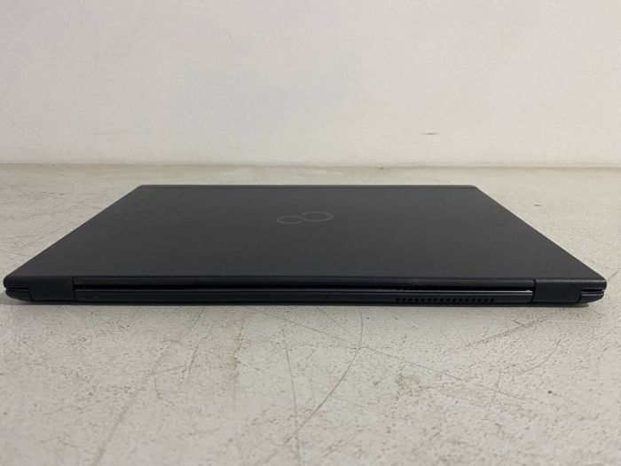 Ноутбук Fujitsu LifeBook U937 / 13.3" (1920x1080) IPS / Intel Core i5-7300U (2 (4) ядра по 2.6 - 3.5 GHz) / 8 GB DDR4 / 128 GB SSD / Intel HD Graphics 620 / WebCam б/в - изображение 6