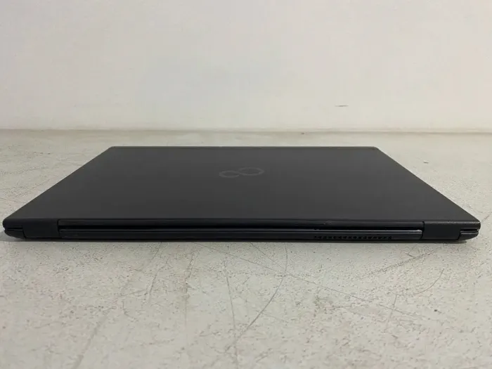 Ноутбук Fujitsu LifeBook U937 / 13.3" (1920x1080) IPS / Intel Core i5-7300U (2 (4) ядра по 2.6 - 3.5 GHz) / 8 GB DDR4 / 128 GB SSD / Intel HD Graphics 620 / WebCam б/в - зображення 6