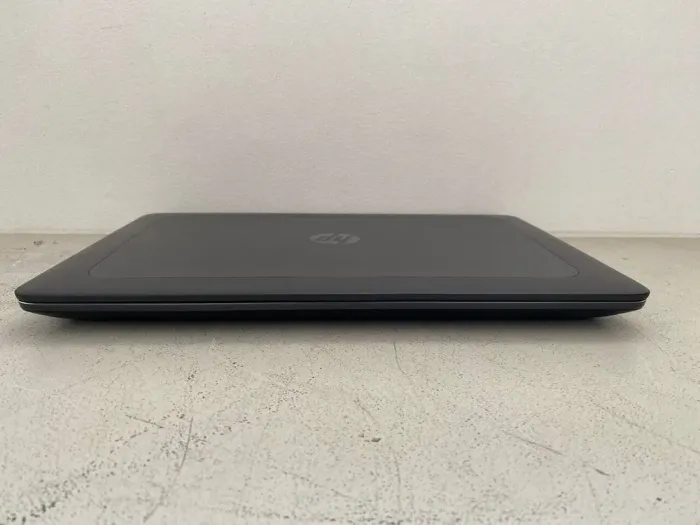 Мобільна робоча станція HP ZBook 15 G3 / 15.6" (1920x1080) IPS / Intel Xeon E3-1505M v5 (4 (8) ядра по 2.8 - 3.7 GHz) / 32 GB DDR4 / 256 GB SSD / nVidia Quadro M2000M, 4 GB GDDR5, 128-bit / WebCam / VGA б/в - зображення 6