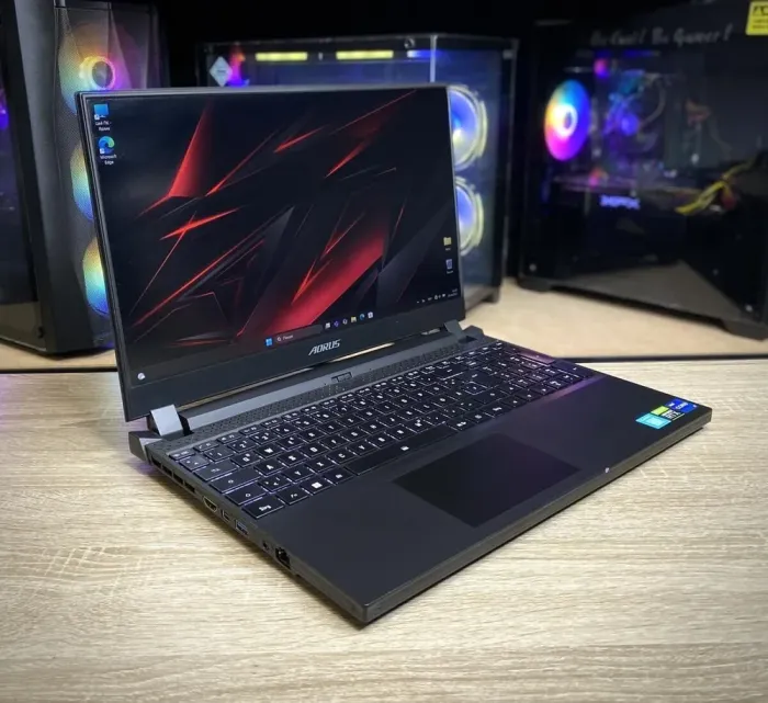 Ігровий ноутбук Gigabyte Aorus 5 / 15.6" (1920x1080) IPS / Intel Core i7-12800H (14 (20) ядер по 3.7 - 4.8 GHz) / 32 GB DDR4 / 1000 GB SSD / nVidia GeForce RTX 3070, 8 GB GDDR6, 256-bit / WebCam б/в - зображення 3