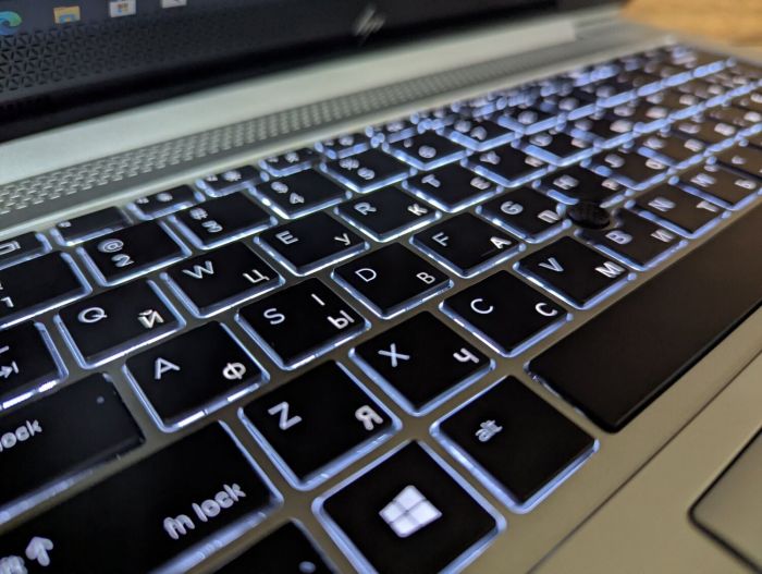 Ультрабук HP EliteBook 830 G5 / 13.3" (1920x1080) IPS Touch / Intel Core i7-8650U (4 (8) ядра по 1.9 - 4.2 GHz) / 16 GB DDR4 / 512 GB SSD / Intel UHD Graphics 620 / WebCam / TouchID / Windows 10 б/в - зображення 6