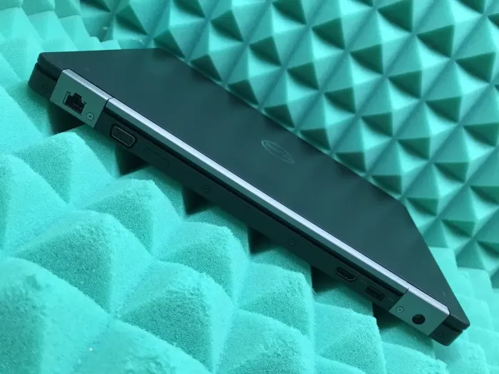 Ультрабук Dell Latitude E5470 / 14" (1366x768) TN / Core i5-6300U (2 (4) ядра по 2.4 - 3.0 GHz) / 8 GB DDR4 / 180 GB SSD / HD Graphics 520 / WebCam/ Win 10 б/в - зображення 9