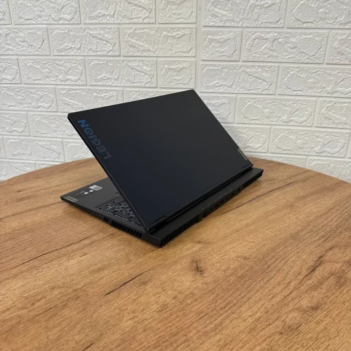 Ігровий ноутбук Lenovo Legion 5 15ACH6H / 15.6" (1920x1080) IPS / AMD Ryzen 5 5600H (6 (12) ядер по 3.3 - 4.2 GHz) / 16 GB DDR4 / 1000 GB SSD / nVidia GeForce RTX 3050, 4 GB GDDR6, 128-bit / WebCam б/в - зображення 6