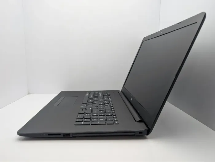 Ноутбук HP 17-bs077ng / 17.3" (1600x900) TN / Intel Celeron N3060 (2 ядра по 1.6 - 2.4 GHz) / 8 GB DDR3 / 120 GB SSD / Intel HD Graphics / WebCam б/в - зображення 5