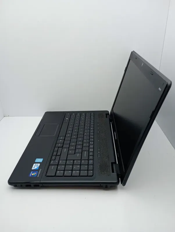 Ноутбук Acer Medion / 15.6" (1366x768) TN / Intel Core i5-480M (2 (4) ядра по 2.66 - 2.93 GHz) / 6 GB DDR3 / 320 GB HDD / Intel HD Graphics / WebCam / АКБ не тримає б/в - зображення 4