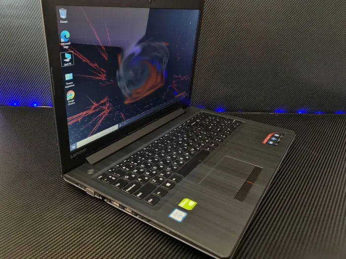 Ноутбук Lenovo IdeaPad 310-15ISK / 15.6" TN / Intel Core i3-6100U (2(4) ядра по 2.3GHz) / 4GB DDR4 / 1000GB SSD / GeForce 920MX, 2GB GDDR3, 64-bit / WebCam / HDMI б/в - зображення 3