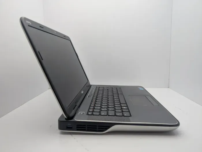 Ігровий ноутбук Dell XPS L502X / 15.6" (1366x768) TN / Intel Core i7-2670QM (4 (8) ядра по 2.2 - 3.1 GHz) / 8 GB DDR3 / 240 GB SSD / nVidia GeForce GT 540M, 2 GB DDR3, 128-bit / WebCam б/в - зображення 5