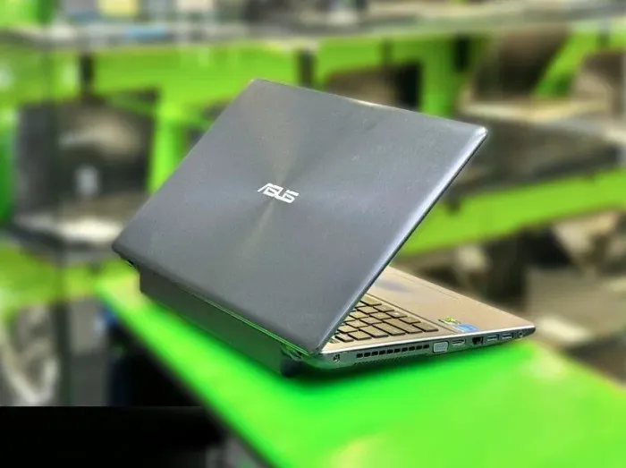 Ігровий ноутбук Б-клас Asus R510J / 15.6" (1920x1080) TN / Intel Core i7-4710HQ (4 (8) ядра по 2.5 - 3.5 GHz) / 12 GB DDR3 / 128 GB SSD + 1000 GB HDD / nVidia GeForce GTX 850M, 2 GB GDDR3, 128-bit / WebCam / Win 10 б/в - зображення 4