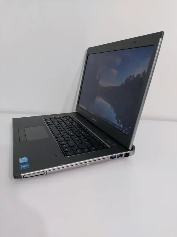 Ноутбук Dell Vostro 3560 / 15.6" (1366x768) TN / Intel Core i5-3210M (2 (4) ядра по 2.5 - 3.1 GHz) / 8 GB DDR3 / 256 GB SSD / Intel HD Graphics 4000 / WebCam / DVD-ROM б/в - зображення 5