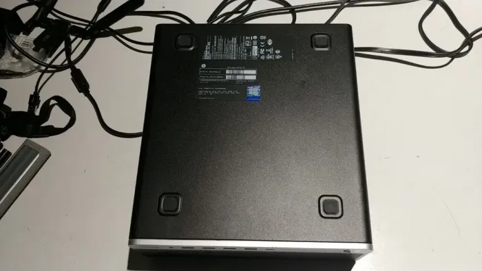 Комп'ютер HP Elitedesk 705 G5 SFF / AMD Ryzen 5 3400G (4(8) ядра по 3.7 - 4.2 GHz) / 16 GB DDR4 / 240 GB SSD+1000 GB HDD / AMD Radeon R7 430, 2 GB GDDR5, 128-bit / Windows б/в - зображення 8