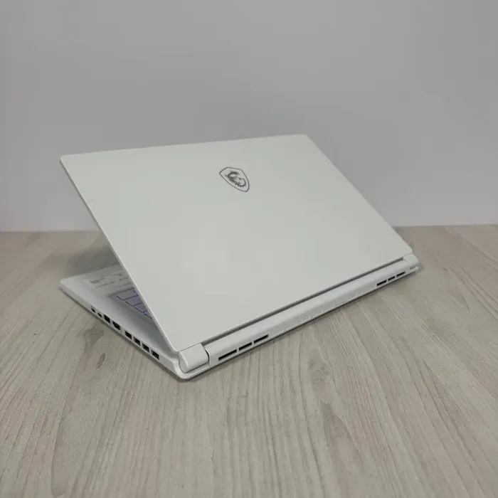 Ігровий ноутбук MSI Stealth 15M A11UEK White / 15.6" (1920x1080) IPS / Intel Core i7-11375H (4 (8) ядра по 3.0 - 5.0 GHz) / 32 GB DDR4 / 1000 GB SSD NVMe / nVidia GeForce RTX 3060, 6 GB GDDR6, 192-bit / WebCam б/в - зображення 6
