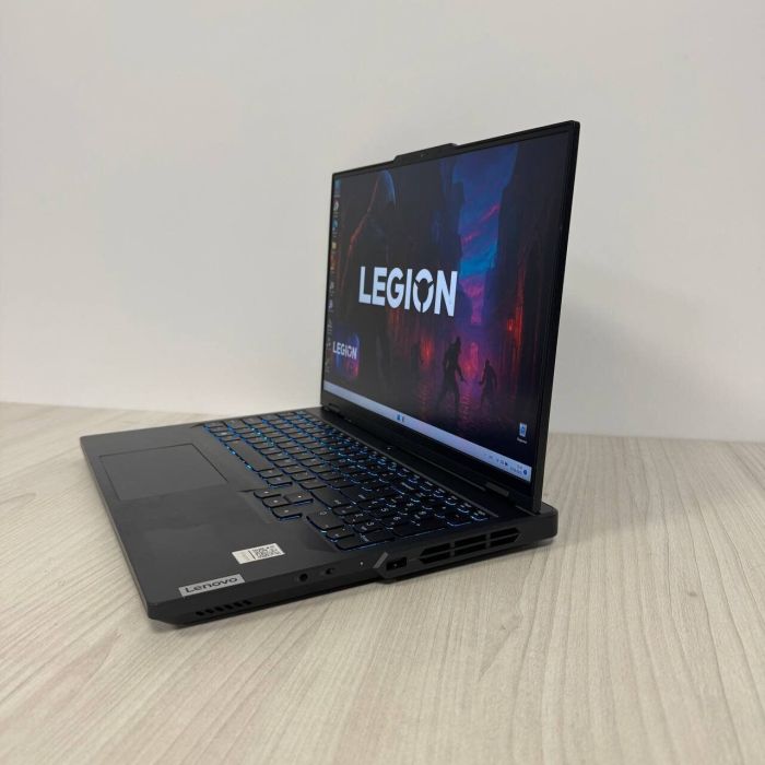 Ігровий ноутбук Б-клас Lenovo Legion 5 Pro 16ARX8 / 16" (2560x1600) IPS / AMD Ryzen 7 7745HX (8 (16) ядер по 3.6 - 5.1 GHz) / 16 GB DDR5 / 512 GB SSD NVMe / nVidia GeForce RTX 4060, 8 GB GDDR6, 128-bit / WebCam б/в - зображення 5