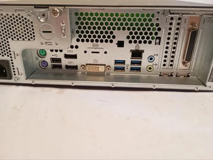 ПК Б-клас Fujitsu Esprimo D738 E85+ SFF / Intel Core i3-8100 (4 ядра по 3.6 GHz) / 8 GB DDR4 / 500 GB HDD / Intel UHD Graphics 630 б/в - зображення 5