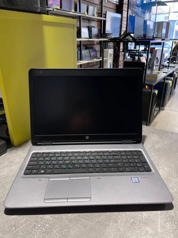 Ноутбук HP Probook 640 G2 / 14" (1366x768) TN / Intel Core i3-6006U (2 (4) ядра по 2.0 GHz) / 16 GB DDR4 / 240 GB SSD / Intel HD Graphics 520 / WebCam / 3G б/в - зображення 2