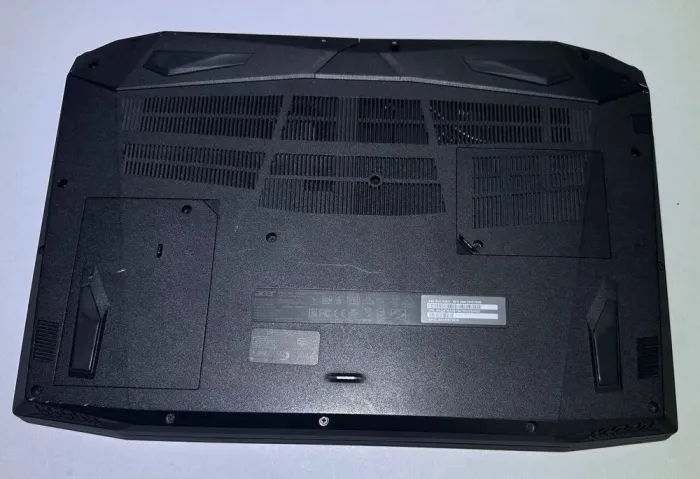 Ігровий ноутбук Б-клас Acer Nitro 5 AN515-42 / 15.6" (1920x1080) IPS / AMD Ryzen 5 2500U (4 (8) ядра по 2.0 - 3.6 GHz) / 16 GB DDR4 / 128 GB SSD + 1000 GB HDD / AMD Radeon RX 560X, 4 GB GDDR5, 128-bit / WebCam / Win 11 б/в - зображення 4