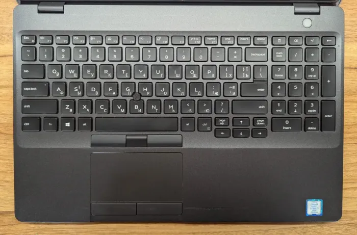 Ультрабук Dell Latitude 5500 / 15.6" (1920x1080) IPS Touch / Intel Core i7-8665U (4 (8) ядра по 1.9 - 4.8 GHz) / 16 GB DDR4 / 512 GB SSD / Intel UHD Graphics / WebCam / Windows 10 б/в - зображення 3