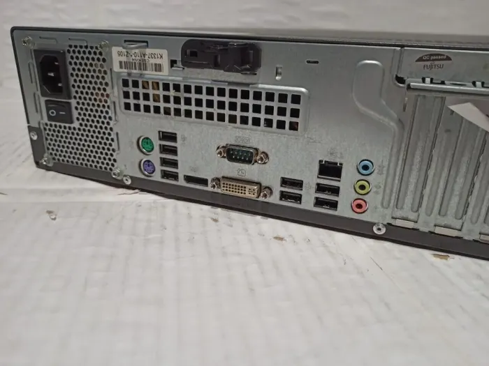 ПК Fujitsu Esprimo E700 E85+ SFF / Core i5-2320 (4 ядра по 3-3.3GHz) / 8GB DDR3 / 500GB HDD / HD Graphics 2000 / DVD-ROM б/в - зображення 4