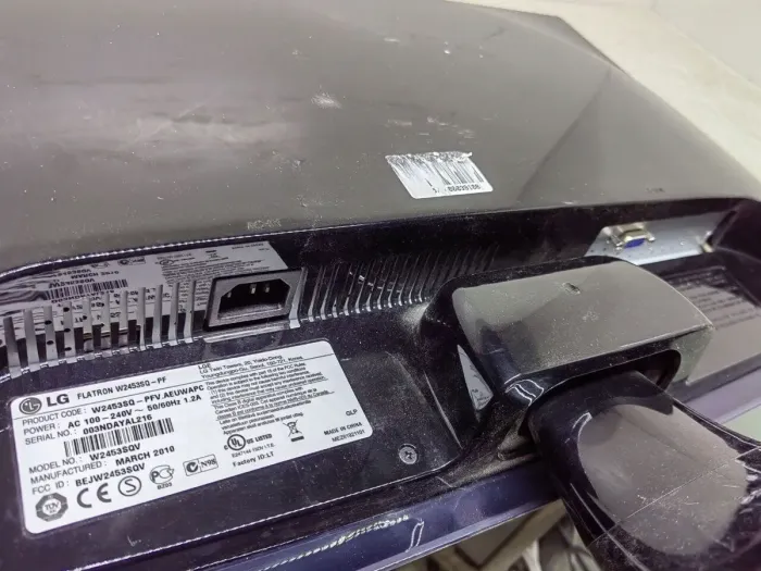 Монітор Б-клас LG Flatron W2453SQ-PF / 24" (1920x1080) TN / 1x VGA / Кабелі в комплекті б/в - зображення 6