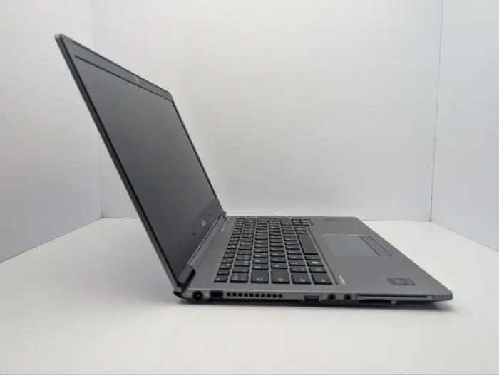 Ноутбук Fujitsu LifeBook U745 / 14" (1920x1080) IPS / Intel Core i7-5600U (2 (4) ядра по 2,6 - 3,2 ГГц) / 12 ГБ DDR3 / 120 ГБ SSD / Intel HD Graphics 5500 / Веб-камера / АКБ не тримає заряд б/в - зображення 4