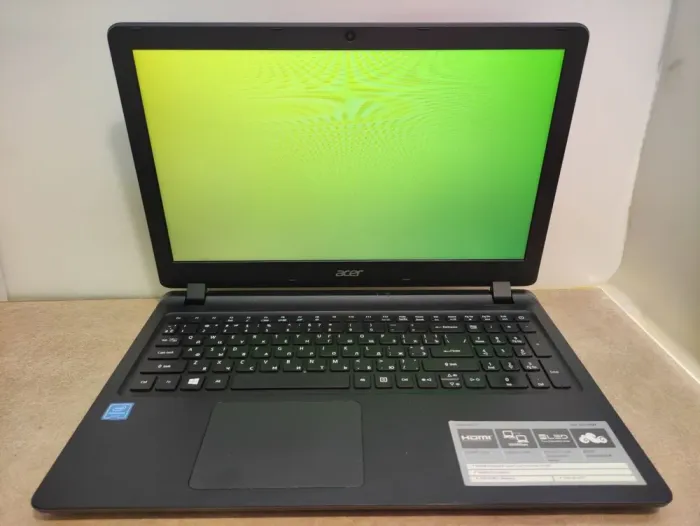 Ноутбук Acer Aspire ES1-533 / 15.6" (1366x768) TN / Intel Pentium N4200 (4 ядра по 1.1 - 2.5 GHz) / 4 GB DDR3 / 120 GB SSD / Intel HD Graphics 505 / WebCam б/в - зображення 2