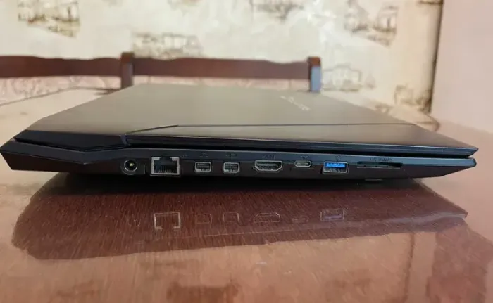 Ігровий ноутбук Clevo N850HJ / 15.6" (1920x1080) IPS / Intel Core i7-7700HQ (4 (8) ядра по 2.8 - 3.8 GHz) / 32 GB DDR4 / 256 GB SSD / nVidia GeForce GTX 1050, 2 GB GDDR5, 128-bit / WebCam б/в - зображення 7