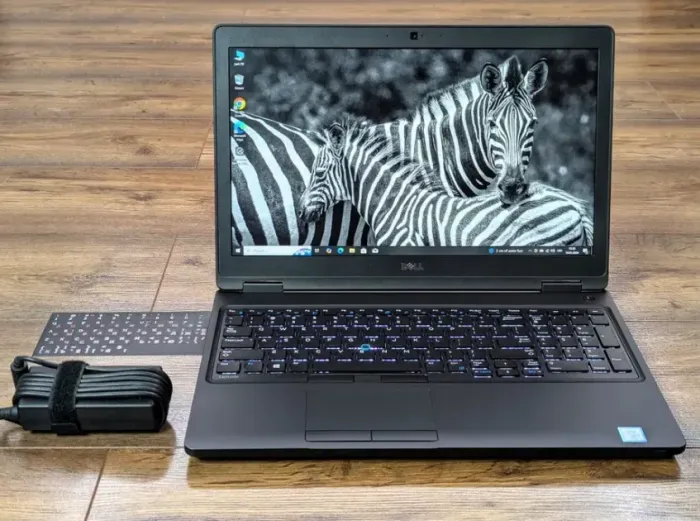 Ноутбук Dell Latitude 5580 / 15.6" (1920x1080) TN / Intel Core i5-6300U (2 (4) ядра по 2.4 - 3.0 GHz) / 8 GB DDR4 / 256 GB SSD / Intel HD Graphics 520 / WebCam б/в - зображення 2