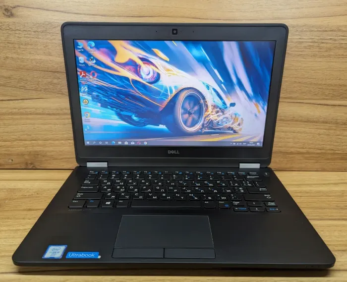 Нетбук Dell Latitude E7270 / 12.5" (1366x768) TN / Intel Core i5-6300U (2 (4) ядра по 2.4 - 3.0 GHz) / 8 GB DDR4 / 256 GB SSD / Intel HD Graphics 520 / WebCam / Windows 10 б/в - зображення 2