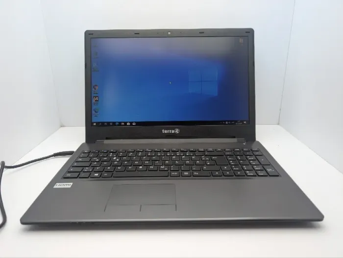 Ноутбук Terra Mobile 1513A / 15.6" (1366x768) TN / Intel Pentium N3700 (4 ядра по 1.6 - 2.4 GHz) / 8 GB DDR3 / 120 GB SSD / Intel HD Graphics / WebCam / DVD-ROM / АКБ не тримає заряд б/в - зображення 2