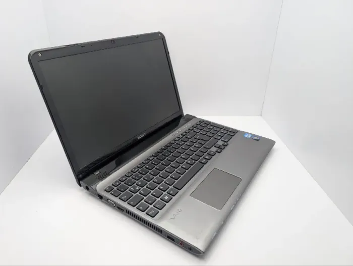 Ноутбук Sony VAIO SVE 151C / 15.6" (1366x768) TN / Intel Core i7-3612QM (4 (8) ядра по 2.1 - 3.1 GHz) / 8 GB DDR3 / 240 GB SSD / AMD Radeon HD 7550M, 1 GB GDDR3, 128-bit / WebCam / DVD-ROM б/в - зображення 6