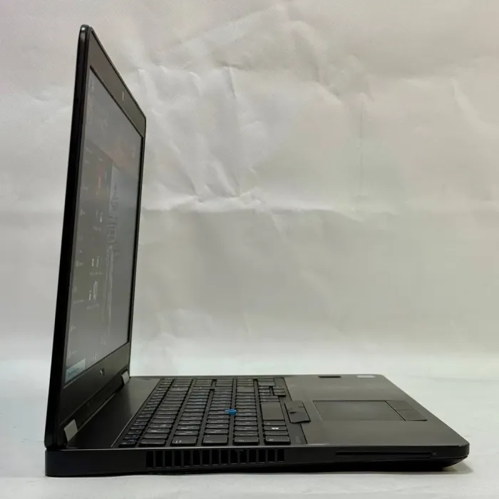 Ноутбук Б-клас Dell Latitude E5570 / 15.6" (1920x1080) IPS / Intel Core i5-6300U (2 (4) ядра по 2.4 GHz) / 8 GB DDR4 / 128 GB SSD / Intel HD Graphics 520 / WebCam / Windows 10 Pro б/в - зображення 7