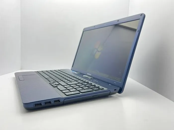 Ноутбук Sony Vaio PCG-7181M / 15.6" (1366x768) TN / Intel Core i3-2310M (2 (4) ядра по 2.1 GHz) / 4 GB DDR3 / 500 GB HDD / nVidia GeForce 410M, 1 GB DDR3, 64-bit / WebCam б/в - зображення 4