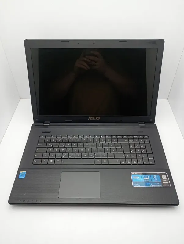 Ноутбук Asus X75 / 17.3" (1600x900) TN / Intel Pentium 2020M (2 ядра 2.4 GHz) / 6 GB DDR3 / 120 GB SSD / Intel HD Graphics / WebCam / HDMI б/в - зображення 2
