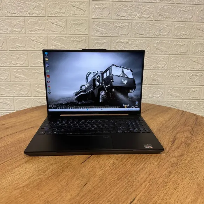 Ігровий ноутбук Asus TUF Gaming Advantage A16 FA617NS / 16" (2560x1600) IPS / AMD Ryzen 7 7735HS (8 (16) ядер по 3.2 - 4.75 GHz) / 16 GB DDR5 / 512 GB SSD / AMD Radeon RX 7600S, 8 GB GDDR6, 128-bit / WebCam б/в - зображення 2