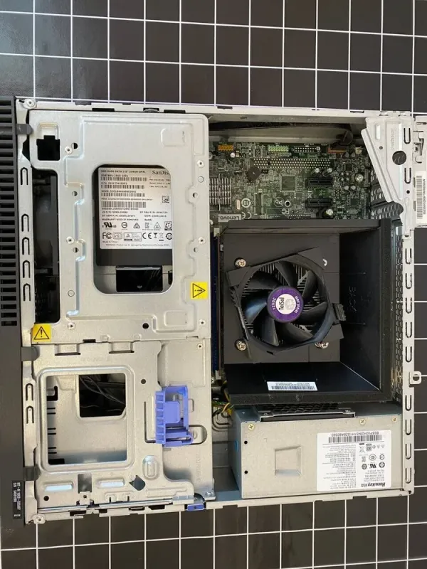 Комп'ютер Б-клас Lenovo ThinkCentre M700 SFF / Intel Core i5-6500 (4 ядра по 3.2 - 3.6 GHz) / 8 GB DDR4 / 256 GB SSD / Intel HD Graphics 530 / DisplayPort б/в - зображення 6