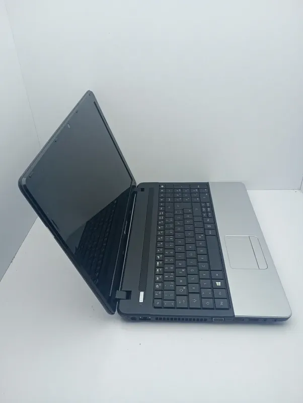 Ноутбук Acer E1-531 / 15.6" (1366x768) TN / Intel Core i5-3210M (2 (4) ядра по 2.5 - 3.1 GHz) / 8 GB DDR3 / 500 GB HDD / Intel HD Graphics / WebCam б/в - зображення 3