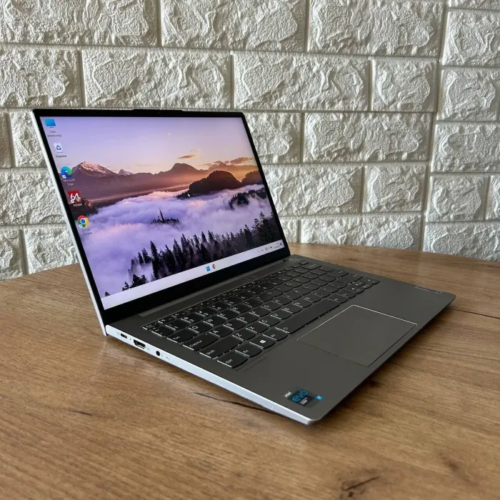 Ультрабук Б-клас Lenovo ThinkBook 13s G2 ITL / 13.3" (2560x1600) IPS / Intel Core i7-1165G7 (4 (8) ядра по 2.8 - 4.7 GHz) / 16 GB DDR4 / 256 GB SSD NVMe / Intel Iris Xe Graphics / WebCam б/в - зображення 4