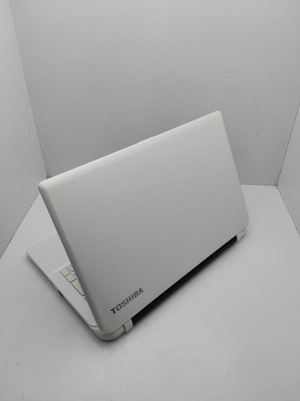 Ноутбук Toshiba Satellite L50 / 15.6" (1366x768) TN / Intel Core i5-5200U (2 (4) ядра по 2.2 - 2.7 GHz) / 8 GB DDR3 / 500 GB HDD / Intel HD Graphics 5500 / WebCam б/в - зображення 6