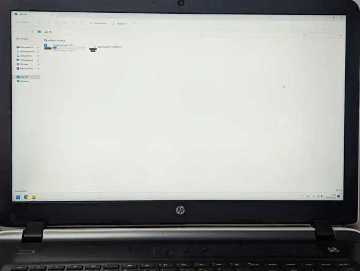 Ноутбук Б-клас HP Pavilion 17 / 17.3" (1920x1080) TN / AMD A10-5745M (4 ядра по 2.1 - 2.9 GHz) / 8 GB DDR3 / 360 GB SSD / AMD Radeon R7 M360, 2 GB GDDR3, 64-bit / WebCam / DVD-ROM б/в - зображення 3