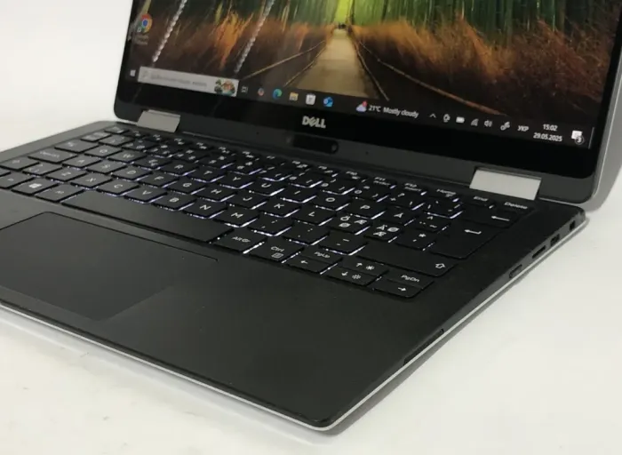 Ультрабук-трансформер Dell XPS 13 9365 / 13.3" (3200x1800) IPS Touch / Intel Core i7-7Y75 (2 (4) ядра по 1.3 - 3.6 GHz) / 8 GB DDR3 / 512 GB SSD NVMe / Intel HD Graphics 615 / WebCam / Win 10 Pro б/в - зображення 9