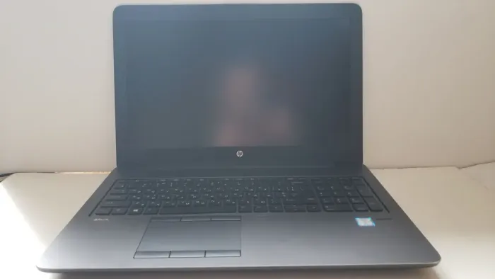 Мобільна робоча станція HP ZBook G3 / 15.6" (1920x1080) TN / Intel Core i7-6820HQ (4 (8) ядра по 2.7 - 3.6 GHz) / 32 GB DDR4 / 128 GB SSD + 512 GB SSD + 500 GB HDD / nVidia Quadro M2000M, 4 GB GDDR5, 128-bit / WebCam / Win 10 Pro б/в - зображення 2