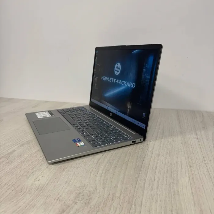 Ультрабук Б-клас HP 15-fd0182wm / 15.6" (1920x1080) IPS / Intel Core i7-1355U (10 (12) ядер по 3.7 - 5.0 GHz) / 16 GB DDR4 / 1000 GB SSD / Intel Iris Xe Graphics / WebCam б/в - зображення 7