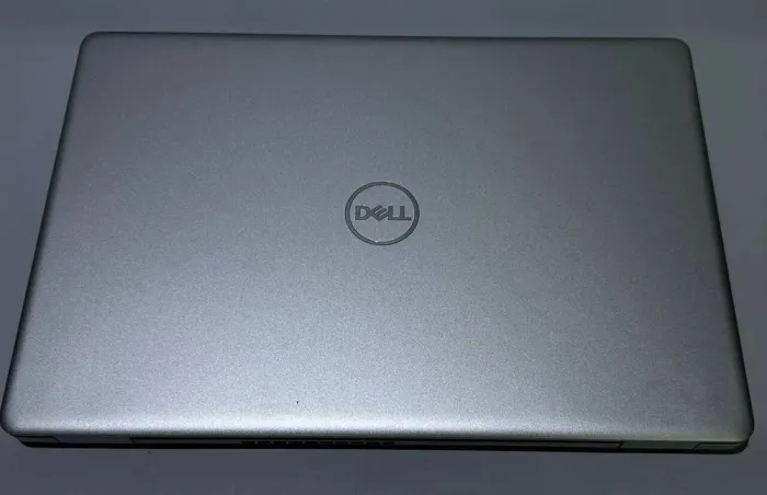 Ноутбук Dell Inspiron 5593 / 15.6" (1920x1080) IPS / Intel Core i7-1065G7 (4 (8) ядер по 1.3-3.9GHz / 16 GB DDR4 / 128 GB SSD + 1000 GB HDD / Intel Iris Plus Graphics / WebCam / Windows 11 Pro б/в - зображення 4