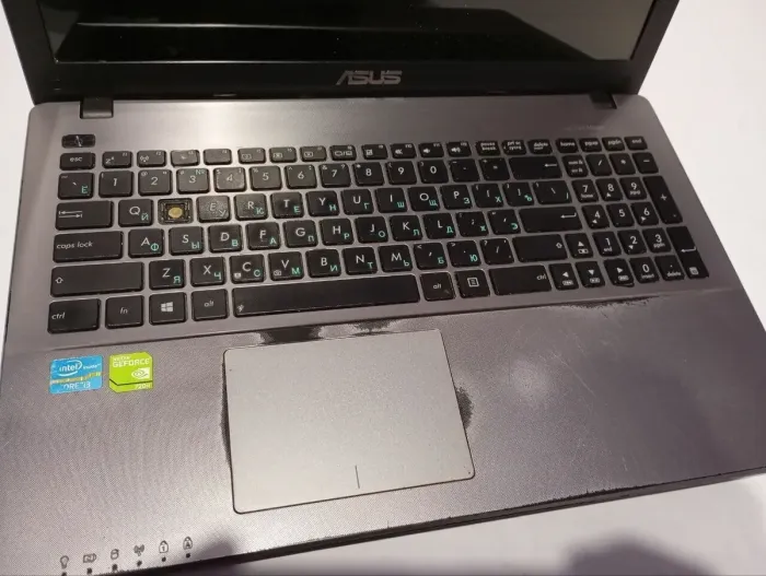 Ноутбук Б-клас Asus X550C / 15.6" (1366x768) TN / Intel Core i3-3217U (2 (4) ядра по 1.8 GHz) / 6 GB DDR3 / 750 GB HDD / nVidia GeForce GT 720M, 2 GB GDDR3, 64-bit / WebCam / DVD-ROM / АКБ не тримає б/в - зображення 8