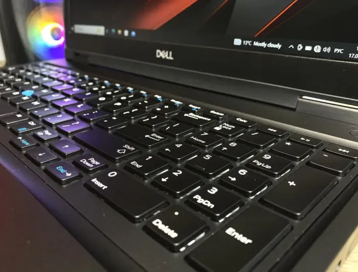 Ноутбук Dell Latitude 5591 / 15.6" (1920x1080) TN / Intel Core i5-8400H (4 (8) ядра по 2.5 - 4.2 GHz) / 16 GB DDR4 / 512 GB SSD / nVidia GeForce MX130, 2 GB GDDR5, 64-bit / WebCam б/в - зображення 5