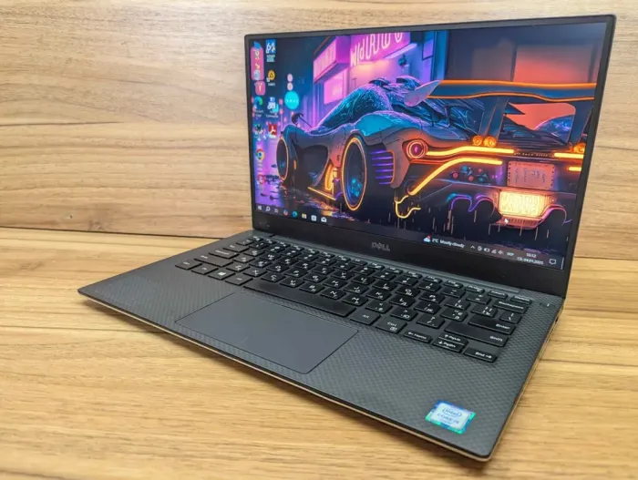 Ультрабук Dell XPS 13 9350 / 13.3" (1920x1080) IPS / Intel Core i5-6200U (2 (4) ядра по 2.3 - 2.8 GHz) / 4 GB DDR3 / 256 GB SSD / Intel HD Graphics 520 / Windows 10 б/в - зображення 5