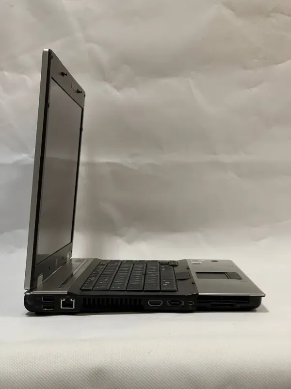 Ноутбук HP EliteBook 8530p / 15.4" (1280x800) TN / Intel Core 2 Duo P8400 (2 ядра по 2.26 GHz) / 4 GB DDR2 / 320 GB HDD / AMD Radeon HD 3650, 256 MB GDDR3, 128-bit / DVD-ROM / Без АКБ б/в - зображення 4