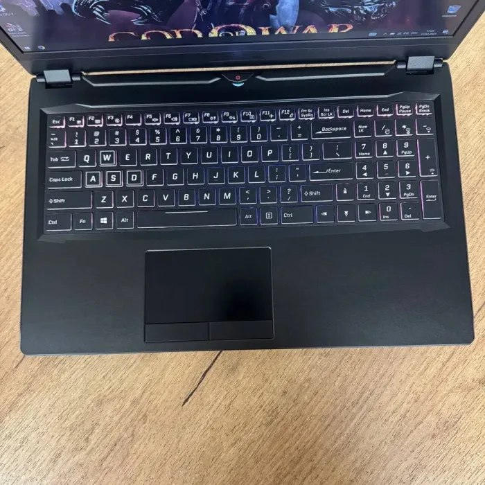 Ігровий ноутбук Clevo Lambda P960RF / 15.6" (1920x1080) IPS / Intel Core i7-9750H (6 (12) ядер по 2.6 - 4.5 GHz) / 16 GB DDR4 / 1000 GB SSD / nVidia GeForce RTX 2070 Max-Q, 8 GB GDDR6, 256-bit / WebCam б/в - зображення 7